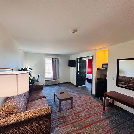 Ramada By Wyndham Sparta/At Speedway Exterior photo