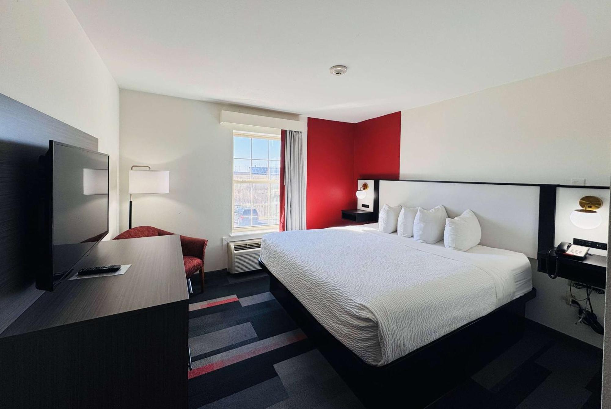 Ramada By Wyndham Sparta/At Speedway Exterior photo