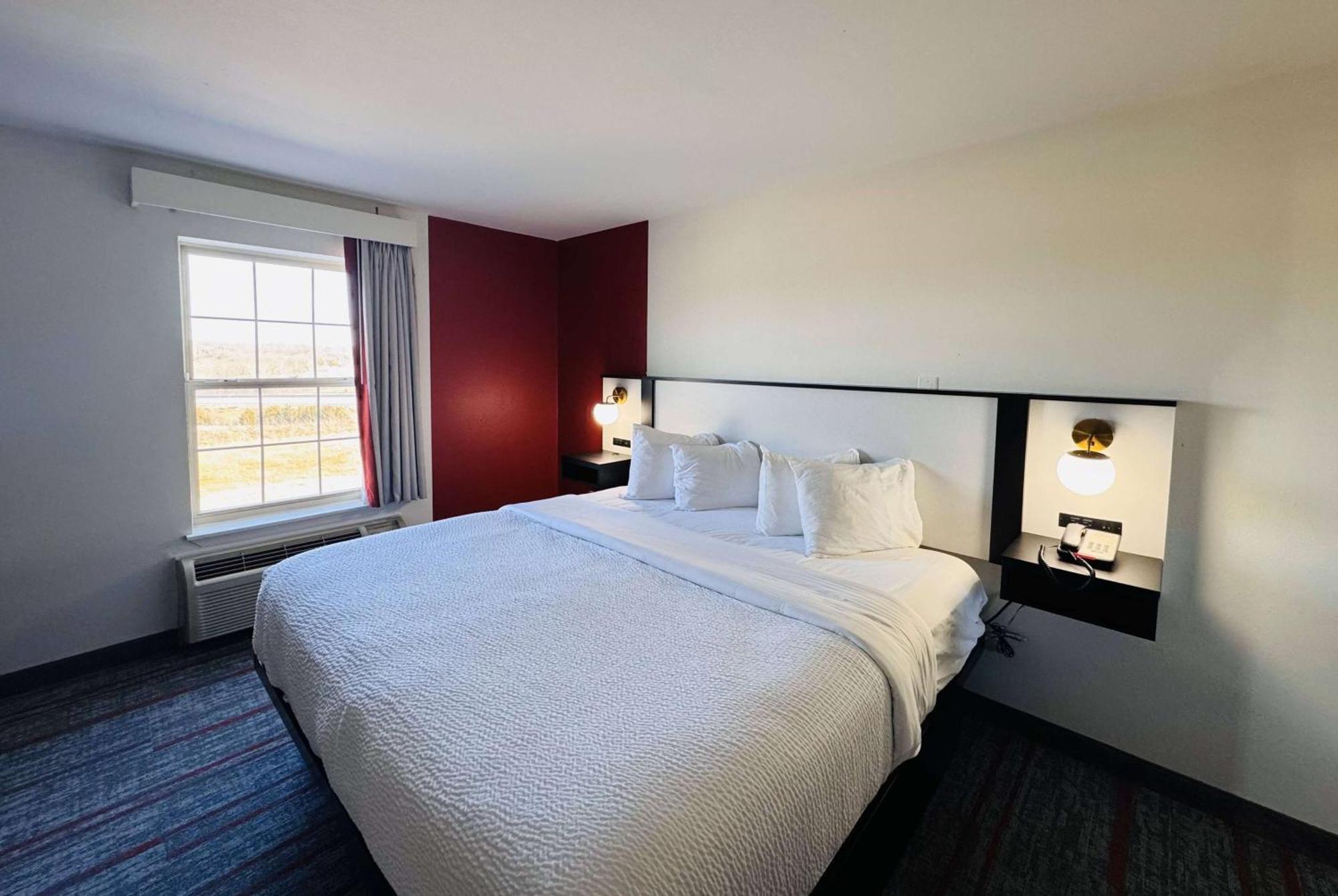 Ramada By Wyndham Sparta/At Speedway Exterior photo